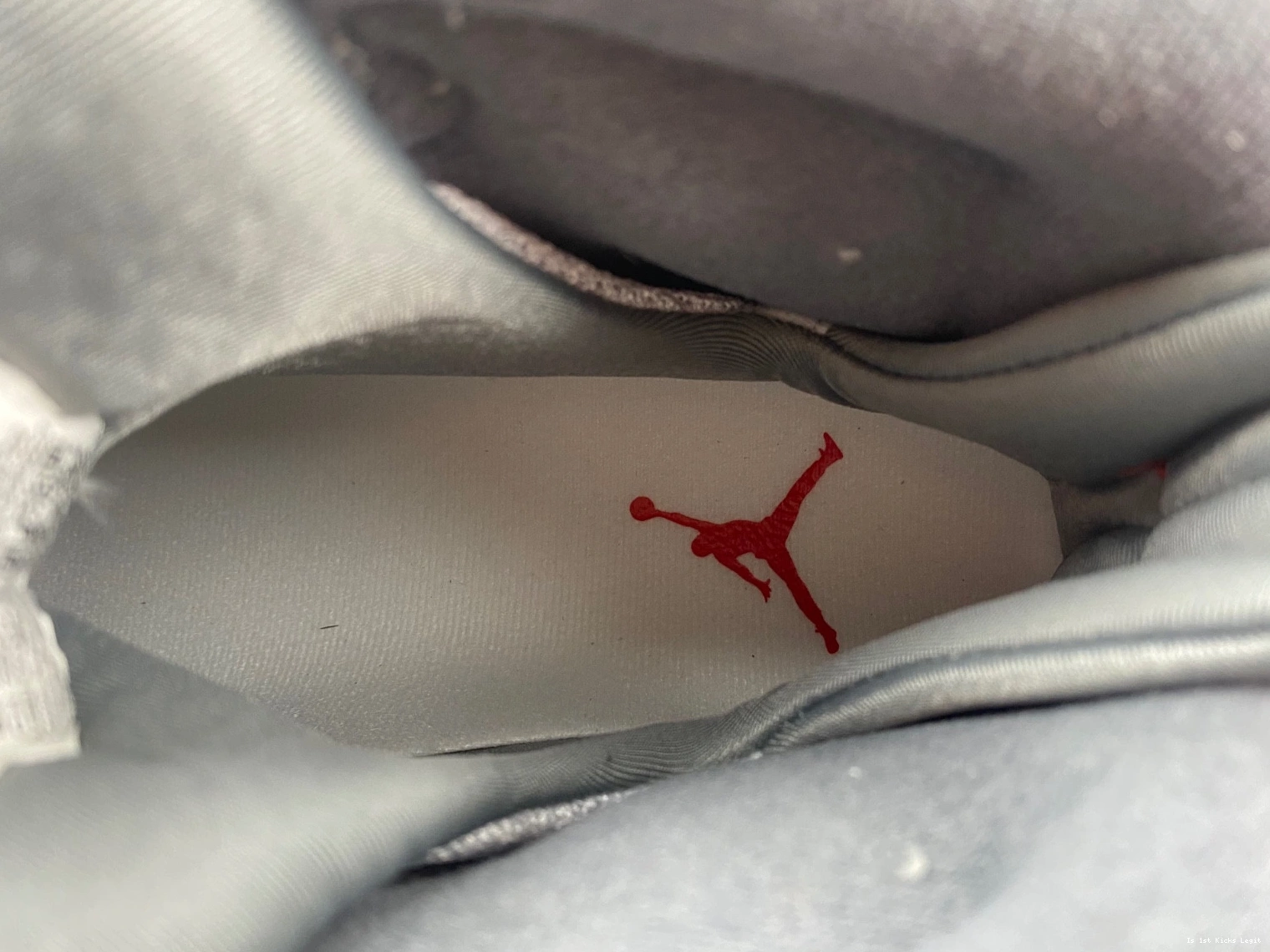 9 Red Jordan Fire CT8019-162 Air 1003